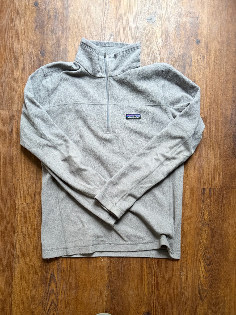 Patagonia Light Gray Fleece Pullover with Logo Tag